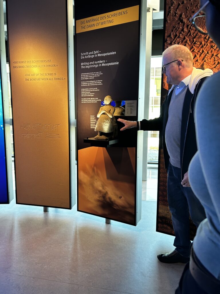 fuehrung-im-heinz-nixdorf-museumsforum