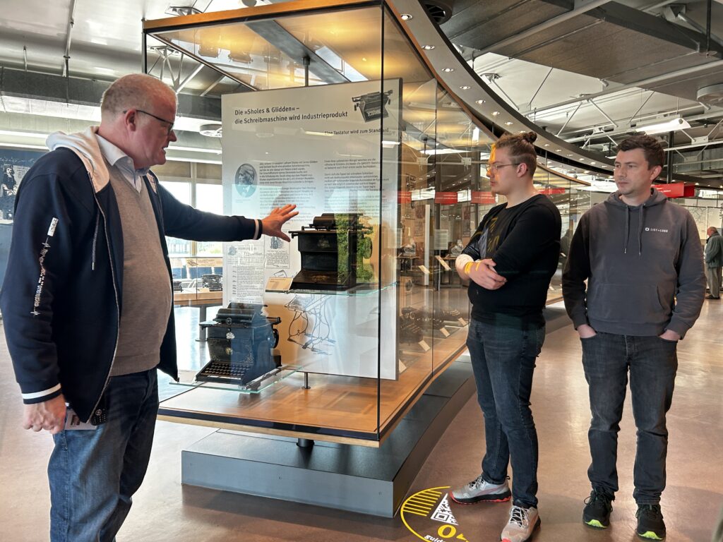 fuehrung-im-heinz-nixdorf-museumsforum