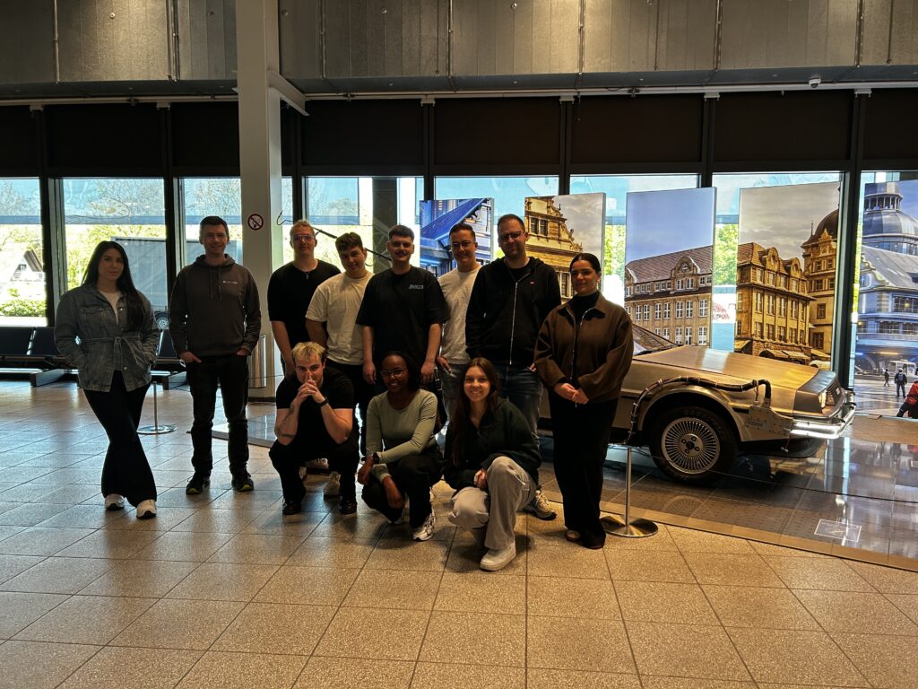 beusch-der-auszubildenen-im-heinz-nixdorf-museumsforum