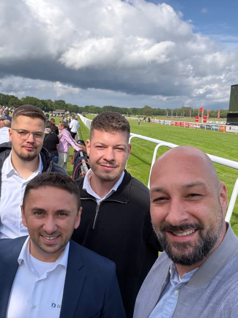 unsere-kollegen-beim-after-work-event