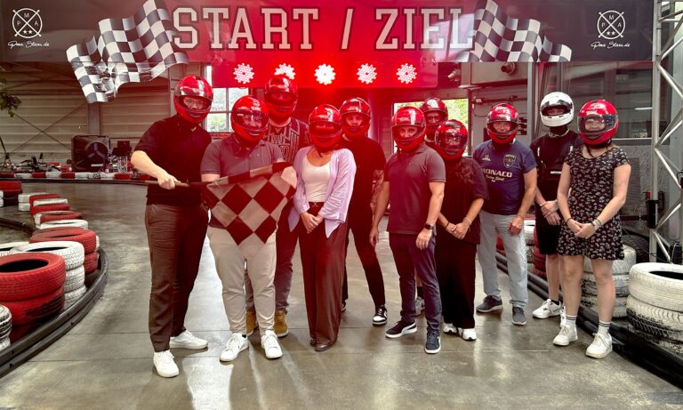 gruppenfoto-sales-kartfahren-2026